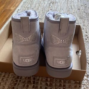 Ugg classic mini crystal bow